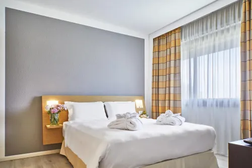 Living Place Hotel Photos