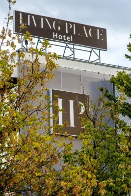Living Place Hotel Extérieur Photos