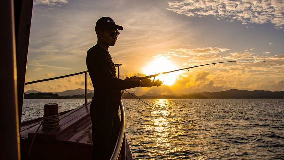 蘇梅島MR.TU海釣拼船出海一日遊可包船 專業漁船 現做加工