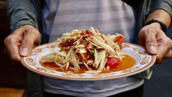 Kulinarische Tour durch Bangkok mit über 10 Verkostungen in Chinatown und dem Nahm-Viertel