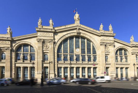 The façade of Gare du Nord in Paris