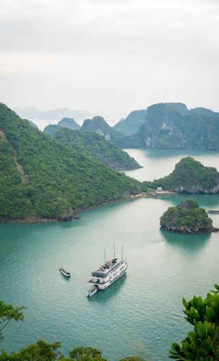 2D1N • Vietnam + Ninh Binh Province + Ha Long Bay Discover Vietnam's two iconic historical sites
