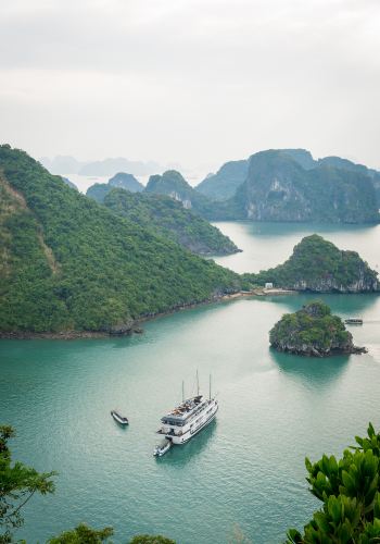 2D1N • Vietnam + Ninh Binh Province + Ha Long Bay Discover Vietnam's two iconic historical sites