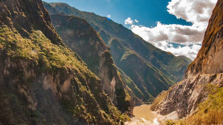 10日9晚 · 旅行團 · 昆明+大理市+麗江+瀘沽湖+迪慶州香格里拉碩都湖旅遊景區