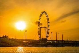 3泊4日・シンガポール・プライベートツアー・英語対応運転手が専用車で、快適な旅をサポートいたします。空港送迎から観光地巡りまで、安心してお任せください。
