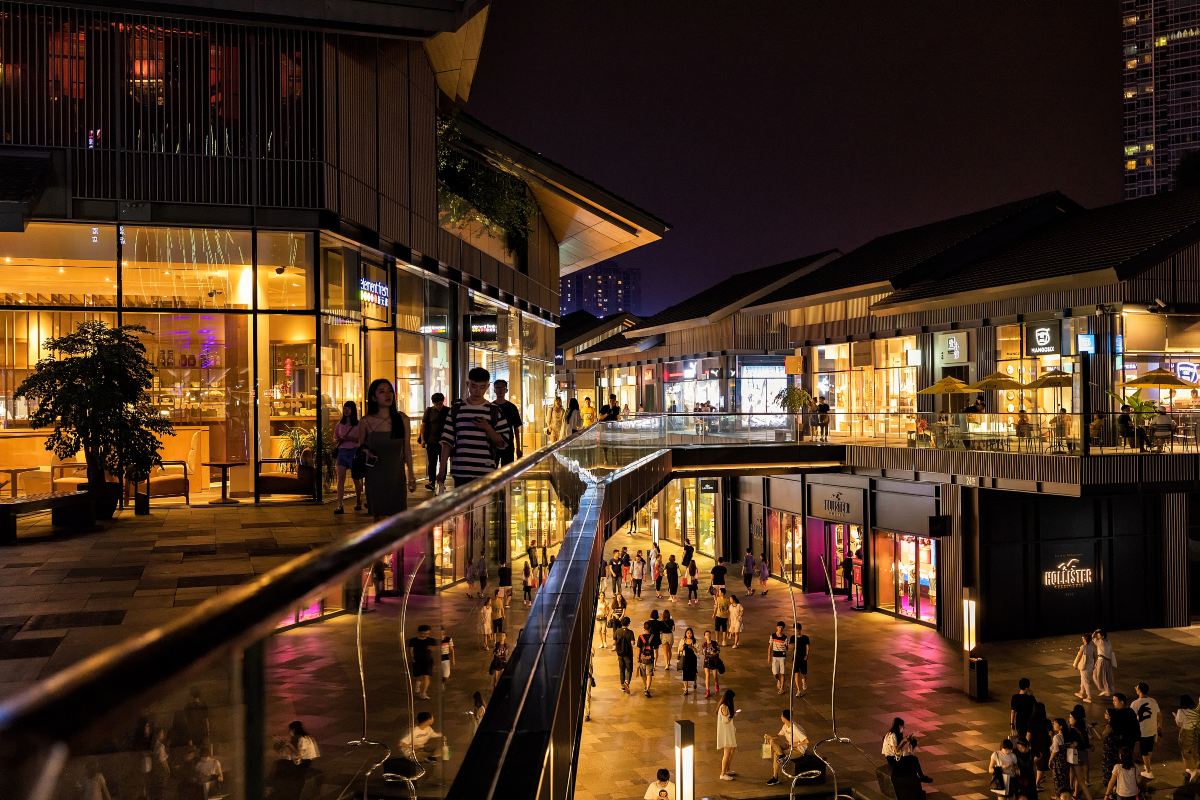 A shopping street in the Chunxi Road area of Chengdu