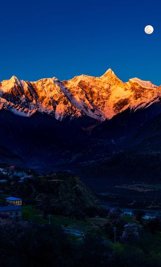 10D9N • 'Chengdu to Nyingchi Direct Flight + Qinghai-Tibet Railway Return': Lhasa, Nyingchi, NamchaBarwa, Lulang Forest, Potala Palace, Yamdrok Lake, Namtso Lake