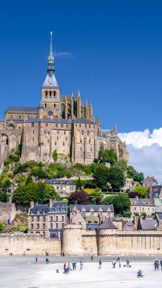 4D3N • Paris, Mont-Saint-Michel Abbey, Château de Chambord, Louvre Museum, Seine River Cruise, Palace of Versailles