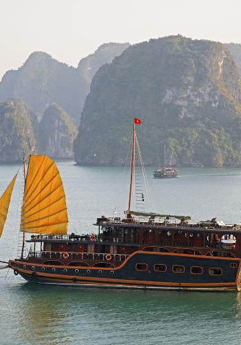 2D1N • Vietnam + Ninh Binh Province + Ha Long Bay Explore the soul of Vietnam