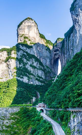 5D4N • Flexible and adjustable itinerary: Zhangjiajie National Forest Park Avatar Mountain, Grand Canyon Glass Bridge, Tianmen Mountain 999 steps, Tianmen Cave, Furong Town, Fenghuang Ancient Town