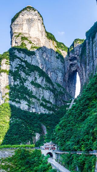 5D4N • Flexible and adjustable itinerary: Zhangjiajie National Forest Park Avatar Mountain, Grand Canyon Glass Bridge, Tianmen Mountain 999 steps, Tianmen Cave, Furong Town, Fenghuang Ancient Town