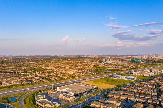 The parkland around Markham