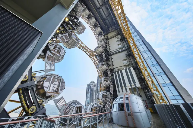 Figure 8 Ferris Wheel