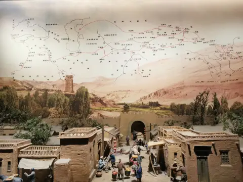 新疆ウイグル自治区博物館　図録（貴重品） 新疆ウイグル自治区博物館 図録（貴重品） - アート・デザイン・音楽激安