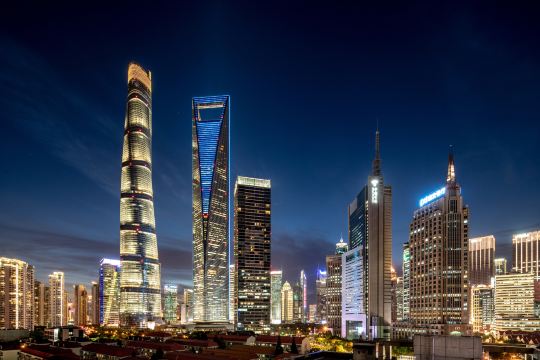 陸家嘴摩天大樓夜景，從浦西望向浦東