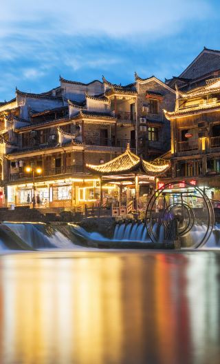 6D5N • Flexible and adjustable itinerary Family's Top Pick in Zhangjiajie: Avatar Mountains, Grand Canyon Glass Bridge, Tianmen Mountain with Glass Bridge, Baofeng Lake & Ancient Towns
