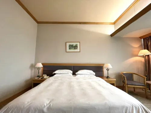 New Century Hotel Zimmer Photos