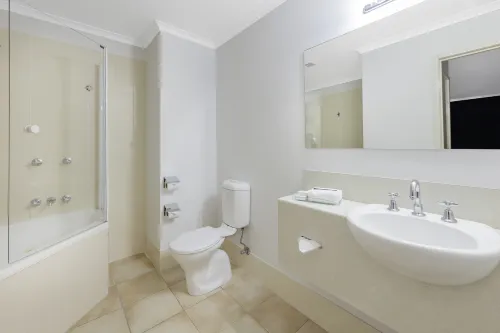 Ramada Encore By Wyndham Belconnen Canberra Rooms Photos
