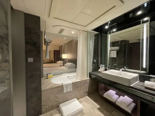 Royal Plaza Hotel Rooms Photos