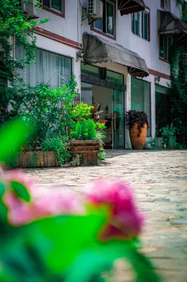 momo hotel Exterior Photos