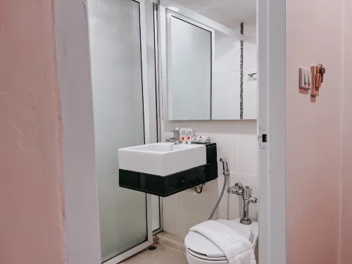 New Travel Lodge Hotel Phòng Photos
