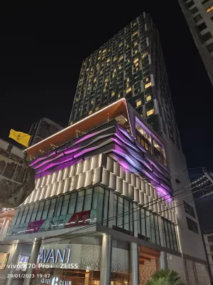 Avani Sukhumvit Bangkok Hotel Exterior Photos