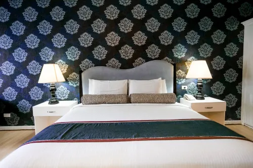 Queen Margarette Hotel - Downtown Rum Photos