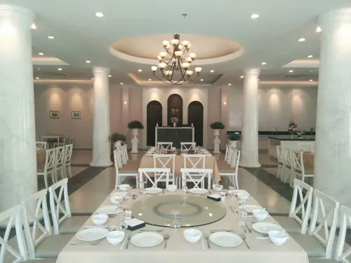 The Green View Hotel Dining Photos