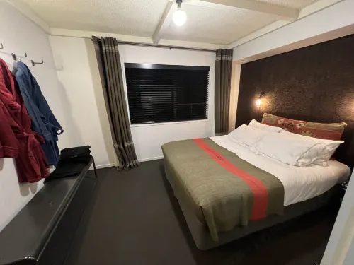 Sherwood Queenstown Rooms Photos