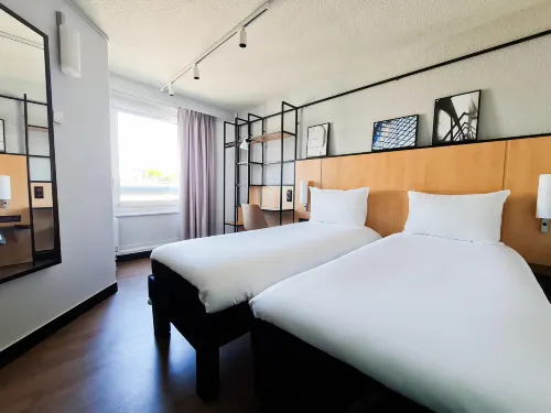 Ibis Paris Eiffel Tower Cambronne 15th Zimmer Photos