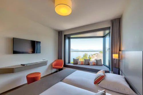 Lake Geneva Hotel Featured Photos