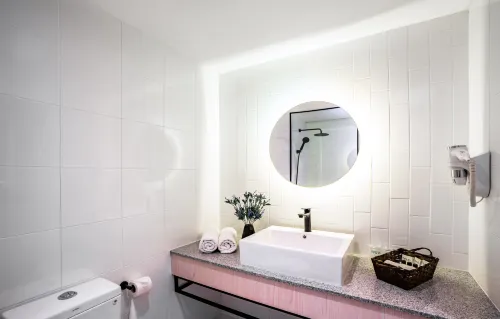 Crystal Crown Hotel JB Kamar Photos