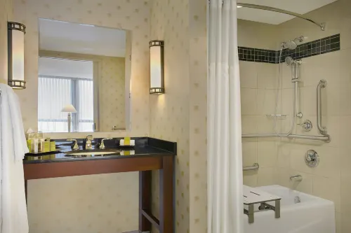 Hilton Chicago O'Hare Airport Rooms Photos