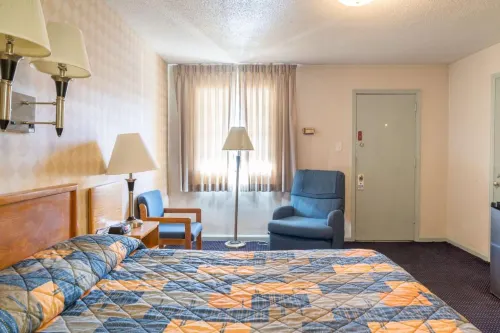 Budget Host Alexandria Rooms Photos