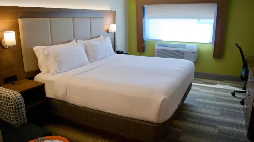 Holiday Inn Express Vancouver Airport-Richmond Rooms Photos
