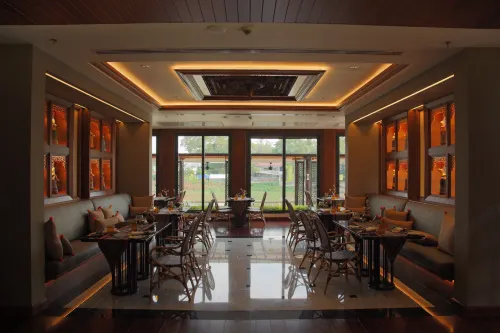 RatiLanna Riverside Spa Resort تناول الطعام Photos