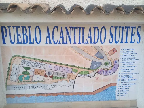 Occidental Pueblo Acantilado Photos