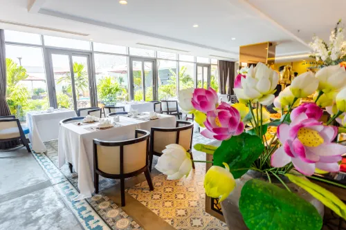 Khách Sạn White Lotus Huế Nổi bật Photos