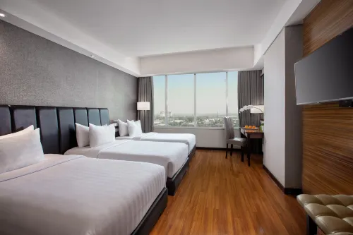 The Alana Hotel & Convention Center Solo by Aston Kamar Photos