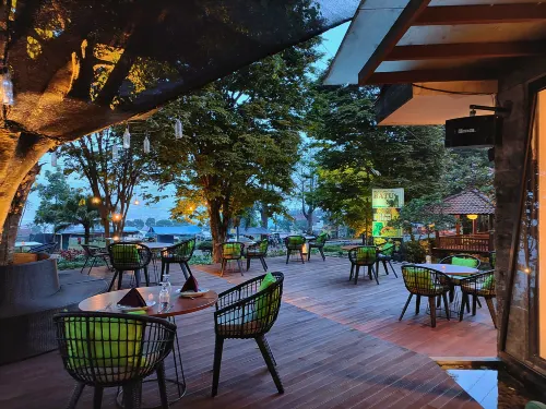 The Batu Hotel & Villas Makanan Photos