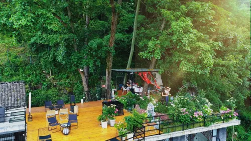Jiuye Banshan B&B (Phoenix Ancient Town Store) Exterior Photos