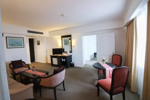 Hua Hin Grand Hotel and Plaza Zimmer Photos
