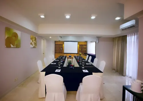 Aryaduta Suites Semanggi Fasilitas Bisnis Photos