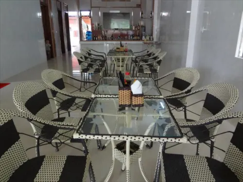 Paradise Hotel Restauration Photos