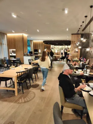쉐라톤 그랜드 트빌리시 메테치 팰리스 식사 Photos