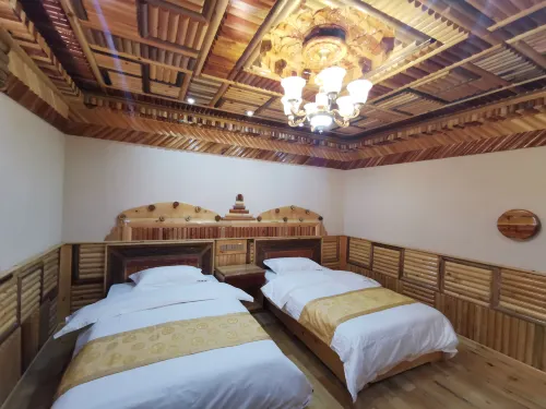 Cailin Holiday Manor Kamar Photos
