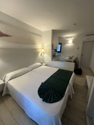 Hotel THB Flora Camere Photos