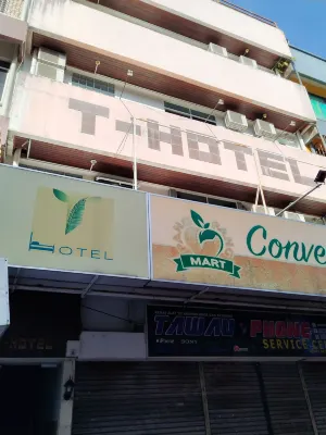T Hotel Extérieur Photos