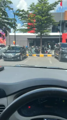 Hotel Santika Premiere Gubeng Surabaya Рядом с отелем Photos