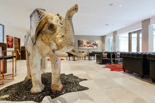 Amedia Plaza Dresden, Trademark Collection by Wyndham Öffentliche Flächen Photos